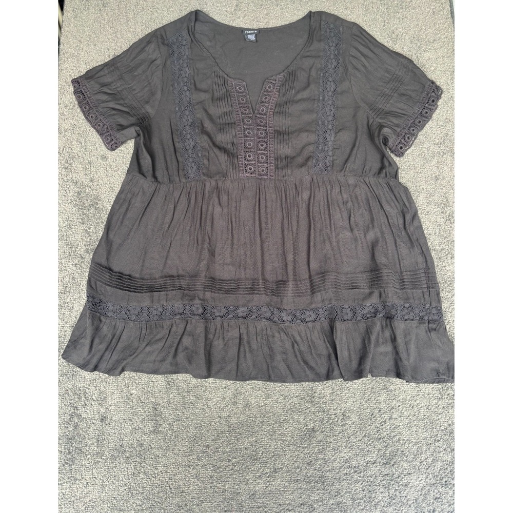 Torrid Blouse Top Women's 3 Black 100% Polyester Split Neck Lace Short Sleeve